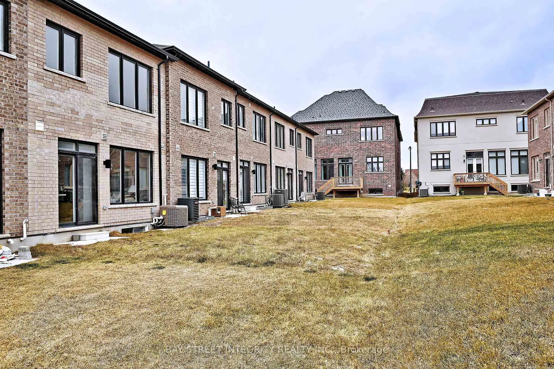 Photo 37 of 71 Freeman William Street, Markham, Markham Village — HOMEH