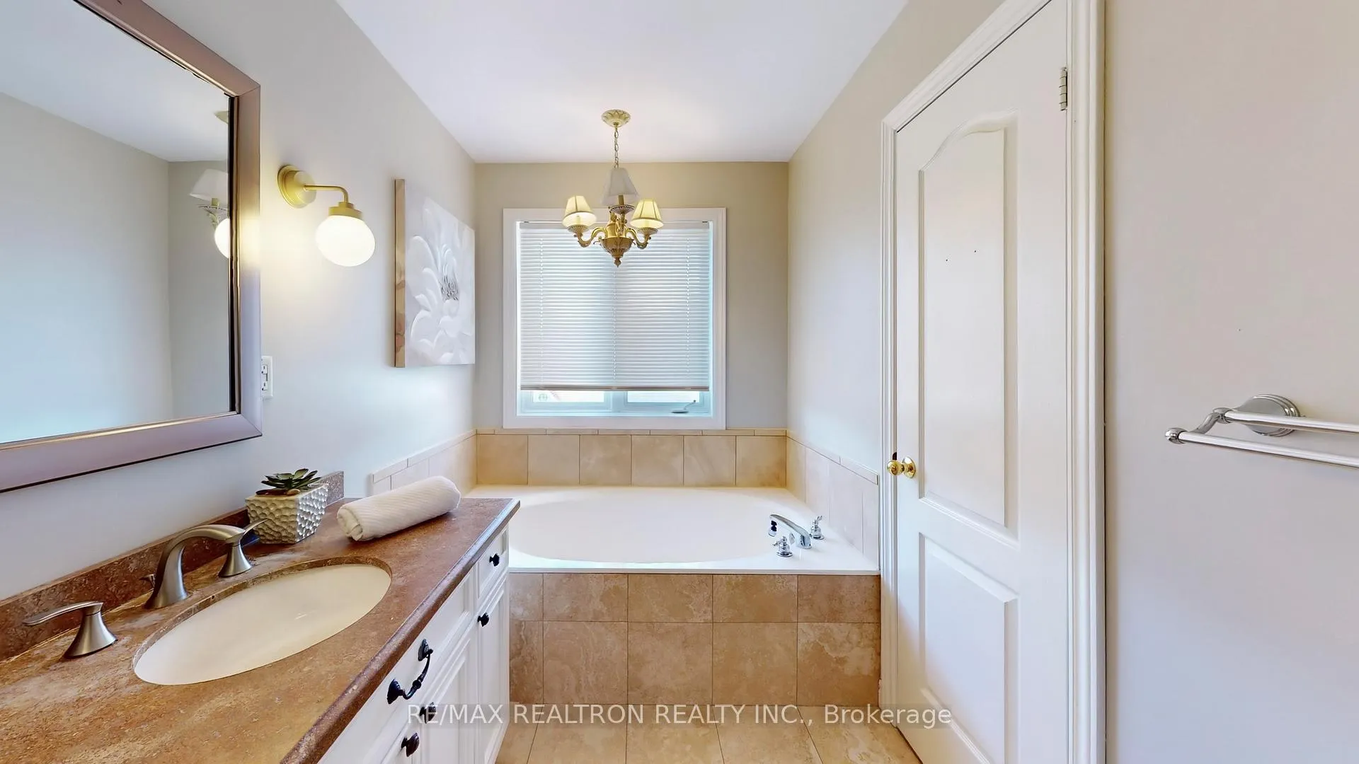Photo 19 of 78 Prospector's Drive, Markham, Angus Glen — HOMEH