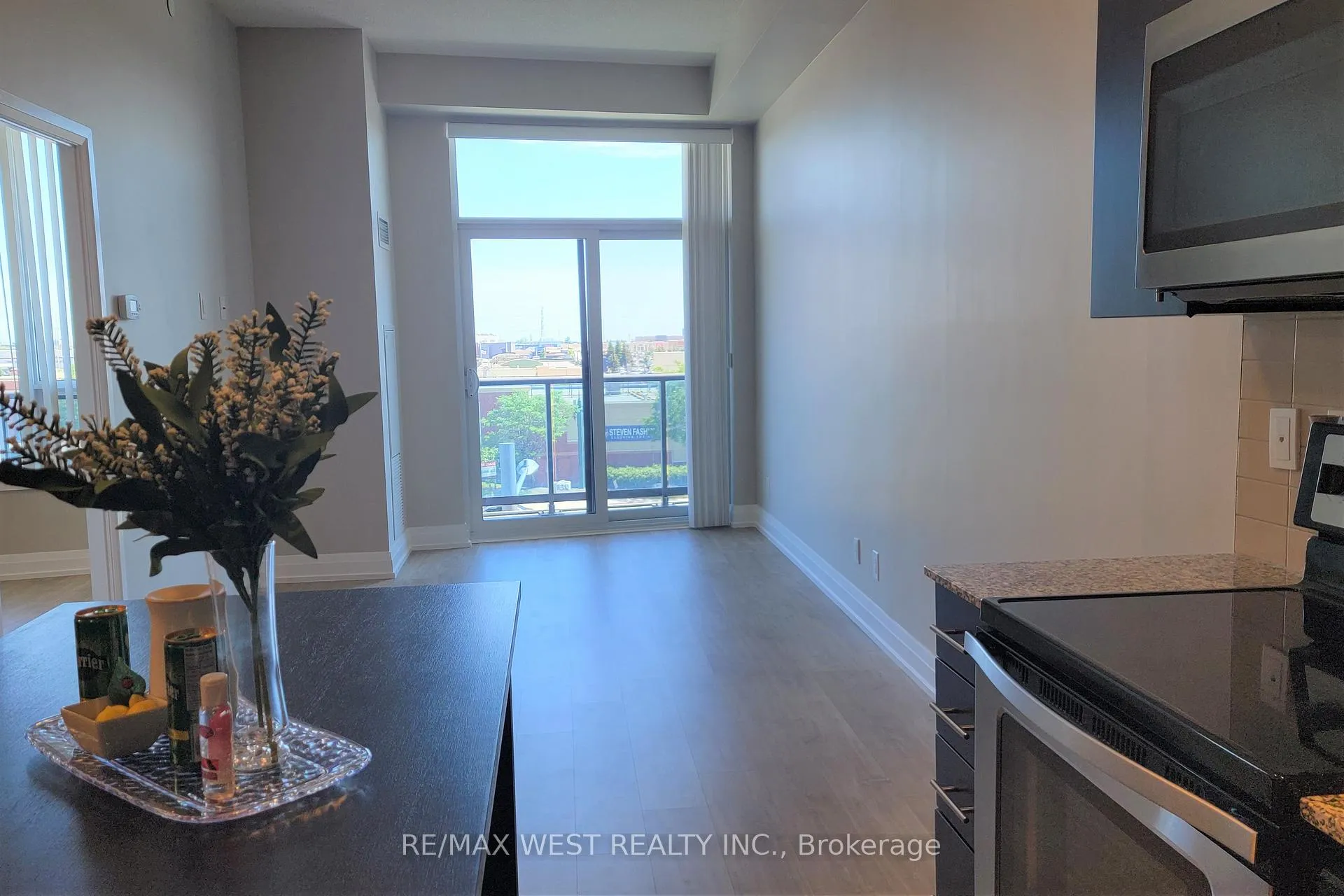 Photo 12 of Unit 318, 3600 Hwy 7 Road, Vaughan, Vaughan Corporate Centre — HOMEH