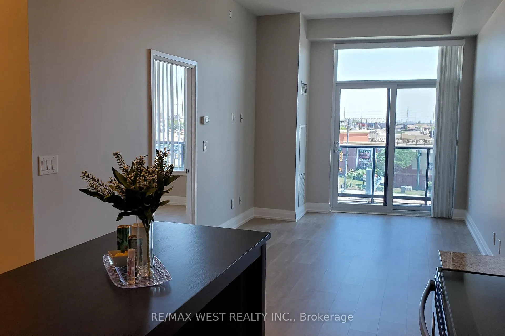 Photo 13 of Unit 318, 3600 Hwy 7 Road, Vaughan, Vaughan Corporate Centre — HOMEH