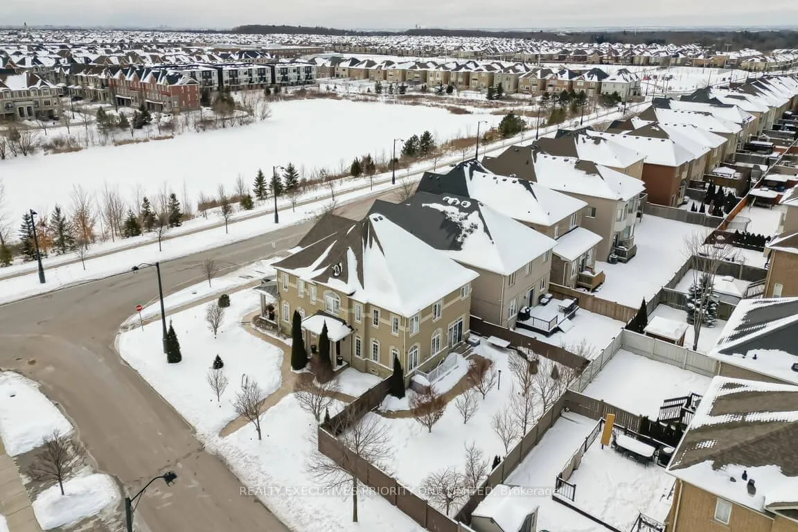 Photo 11 of 86 Chatfield Drive, Vaughan, Vellore Village — HOMEH