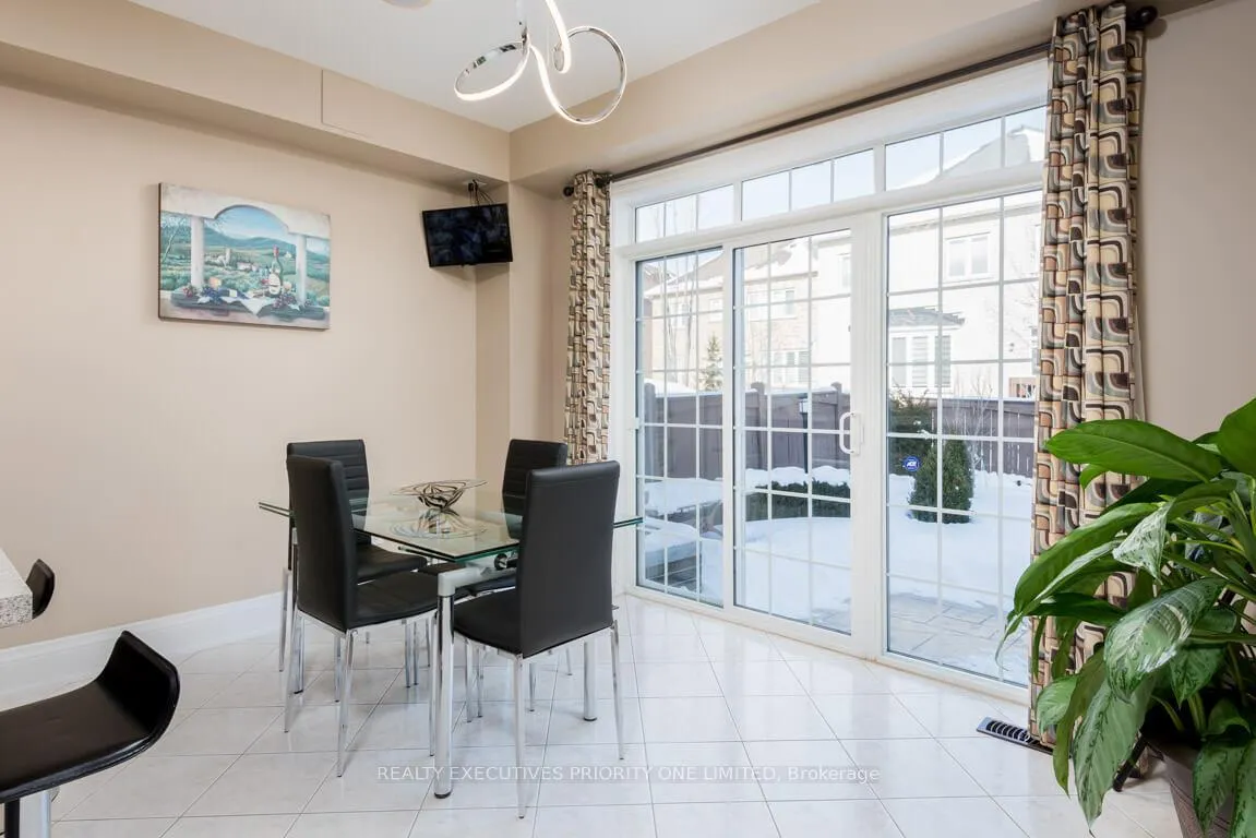 Photo 24 of 86 Chatfield Drive, Vaughan, Vellore Village — HOMEH