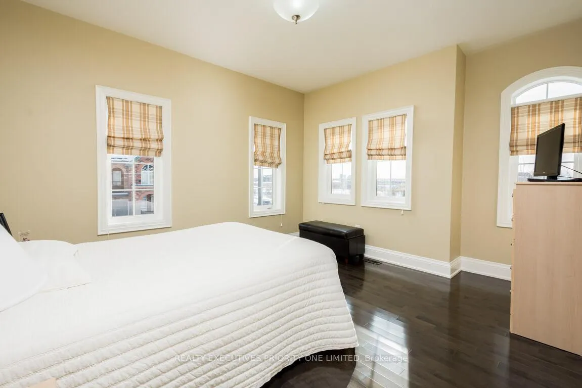 Photo 33 of 86 Chatfield Drive, Vaughan, Vellore Village — HOMEH