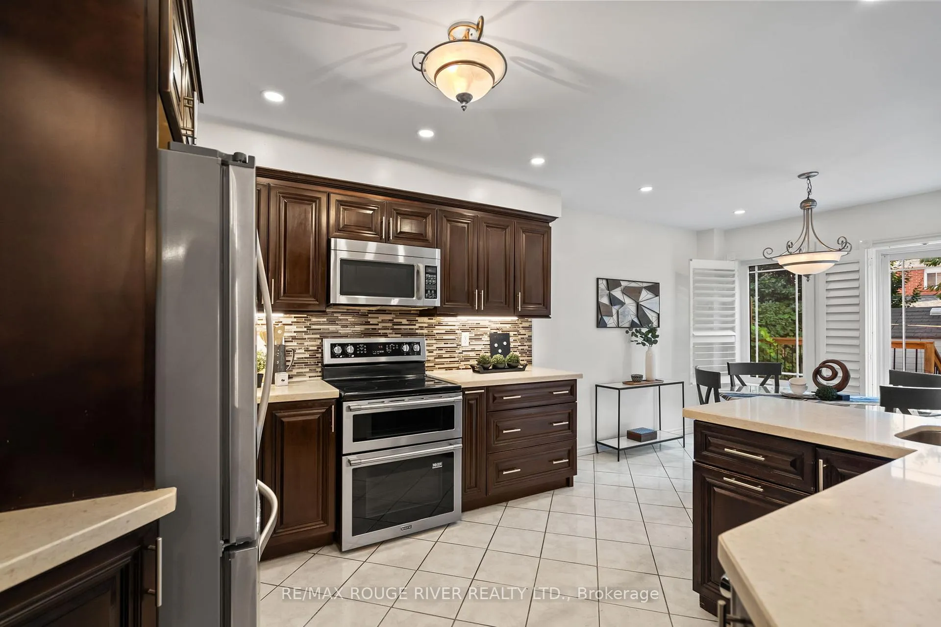 Photo 8 of 31 Kerrison Drive W, Ajax, Central — HOMEH