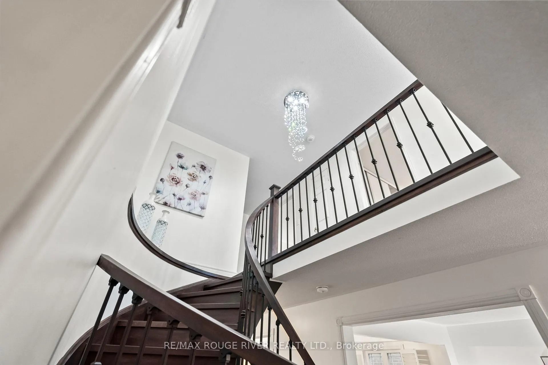 Photo 16 of 31 Kerrison Drive W, Ajax, Central — HOMEH