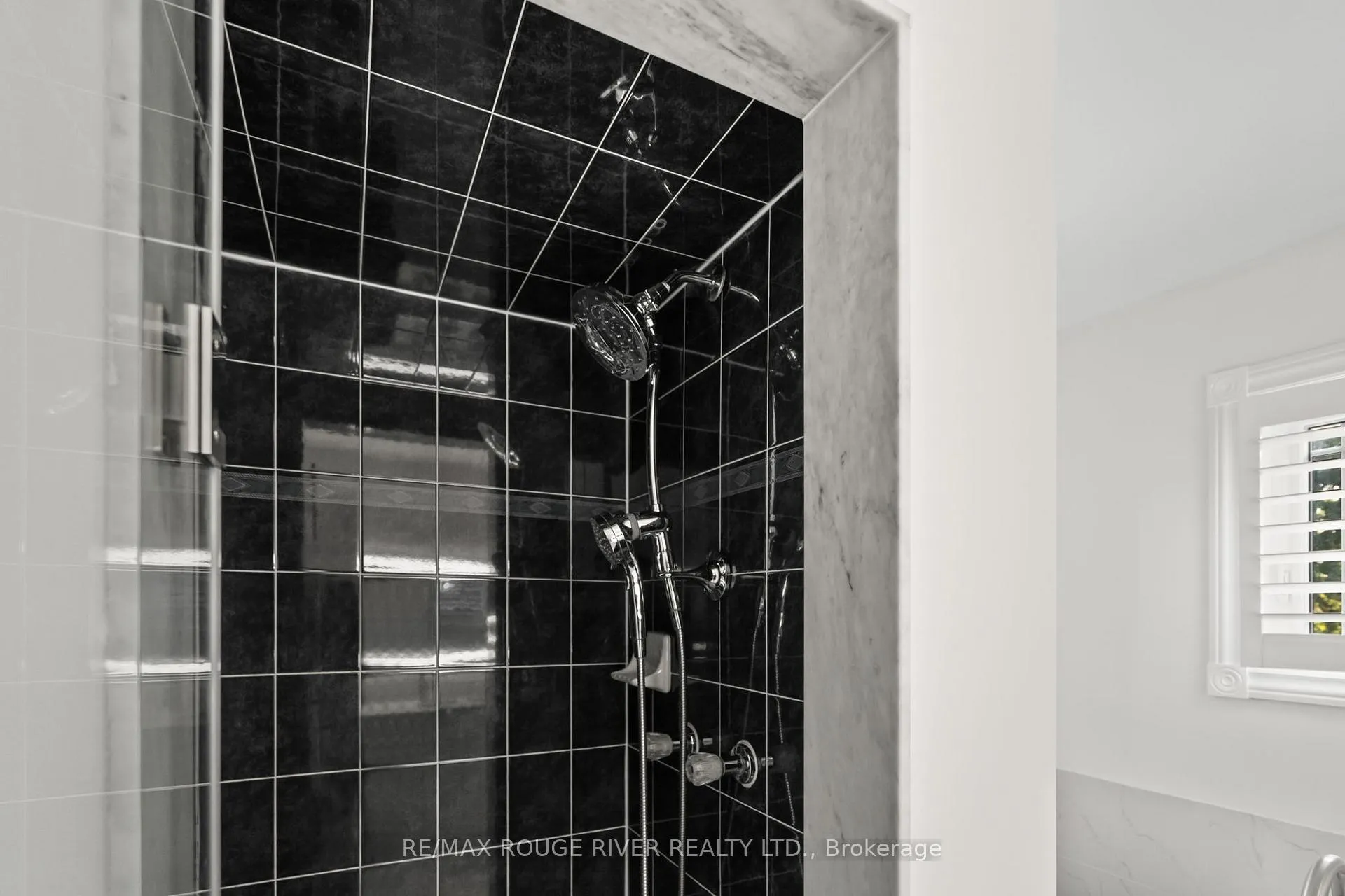 Photo 20 of 31 Kerrison Drive W, Ajax, Central — HOMEH