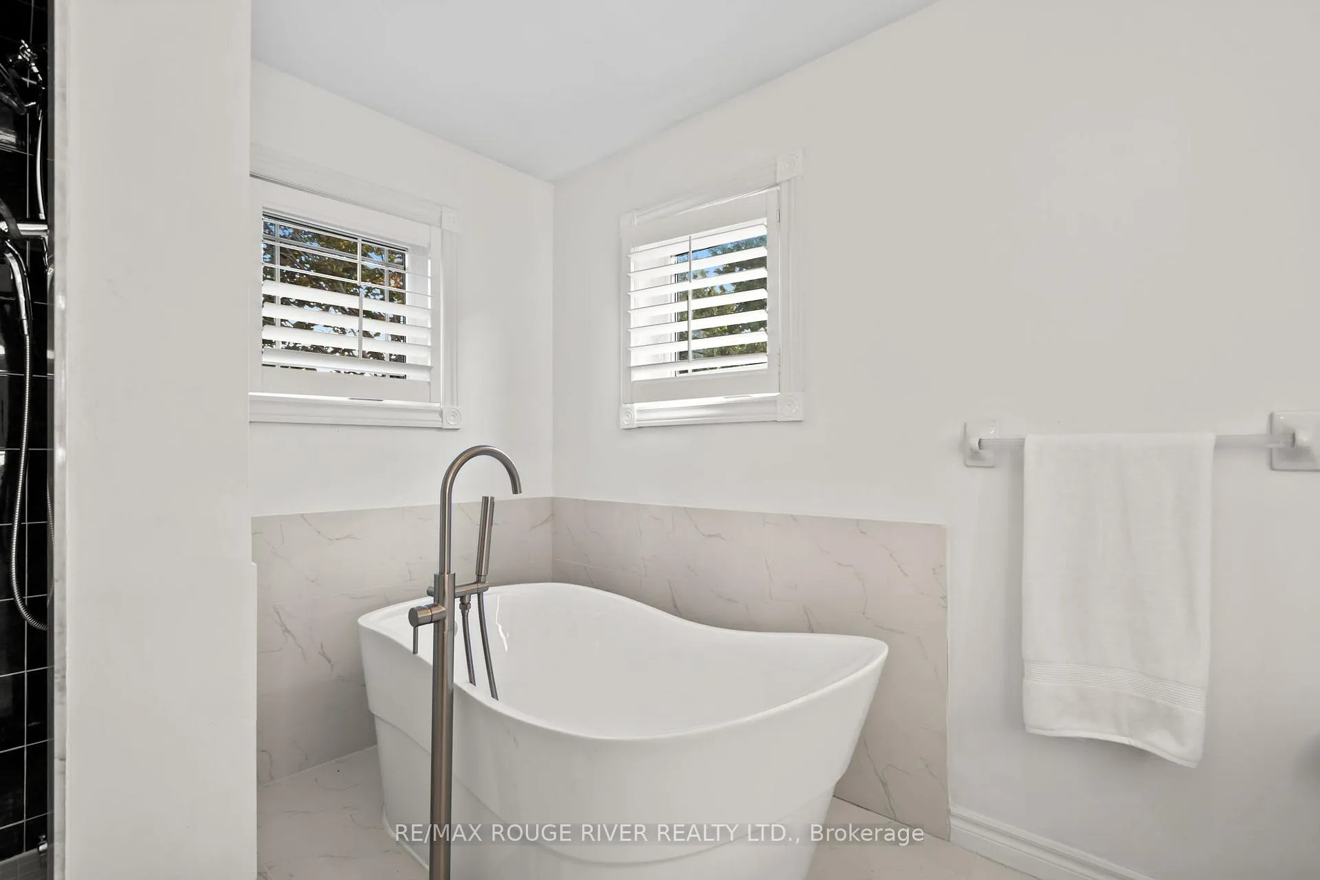Photo 21 of 31 Kerrison Drive W, Ajax, Central — HOMEH