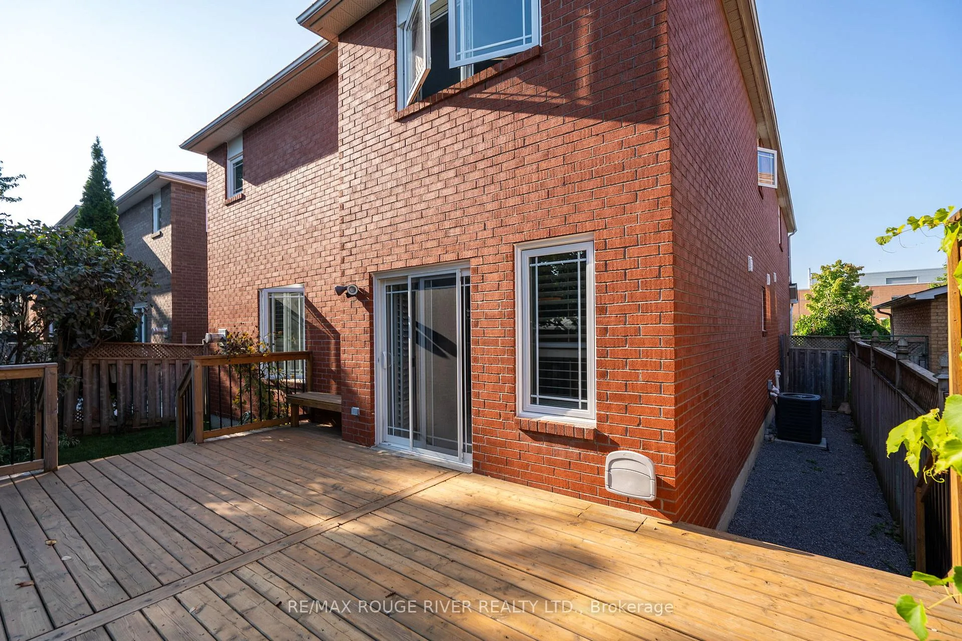 Photo 34 of 31 Kerrison Drive W, Ajax, Central — HOMEH