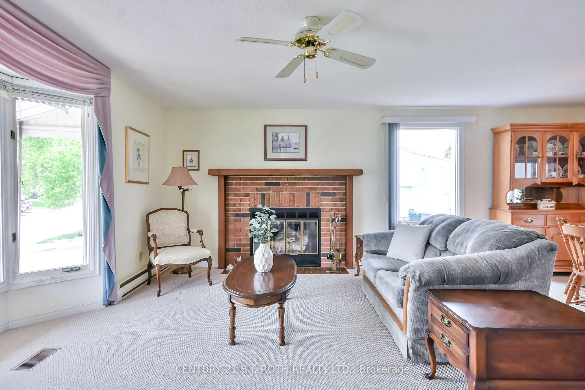 Photo 3 of 4 Gander Cove Court, Innisfil, Rural Innisfil — HOMEH