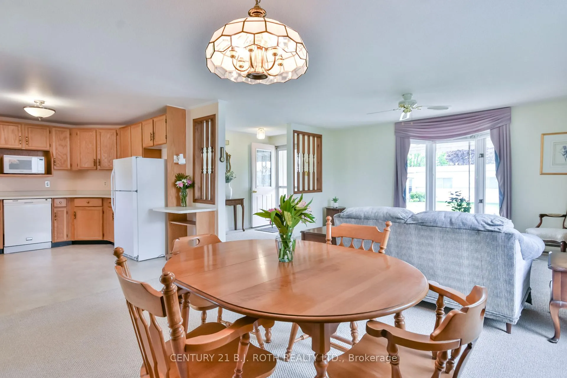 Photo 5 of 4 Gander Cove Court, Innisfil, Rural Innisfil — HOMEH