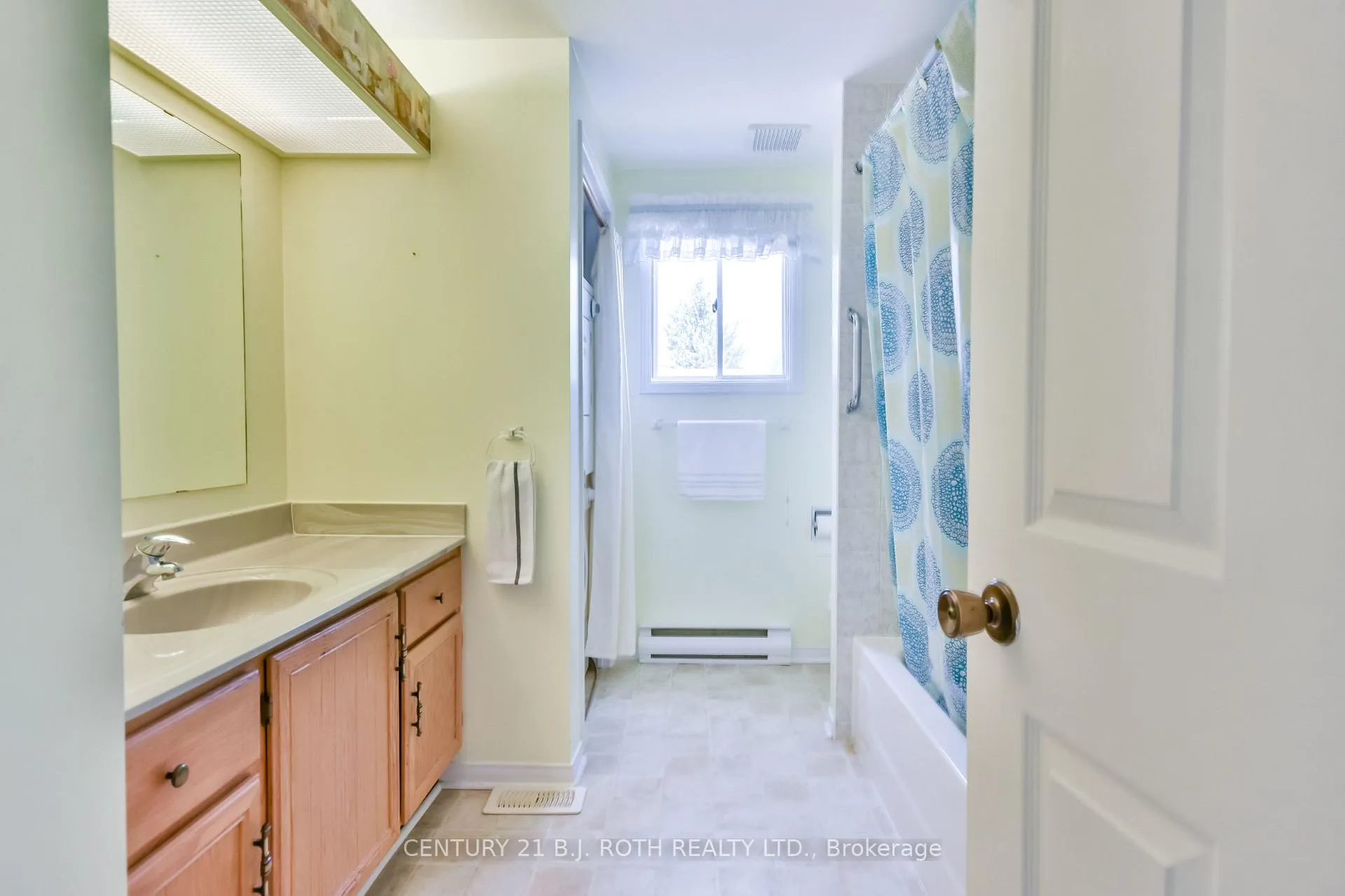 Photo 16 of 4 Gander Cove Court, Innisfil, Rural Innisfil — HOMEH