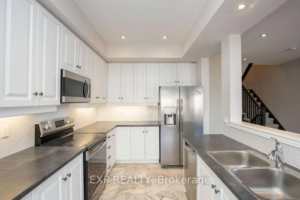 Photo 11 of 33 Dunrobin Lane, Grimsby, Grimsby Beach — HOMEH