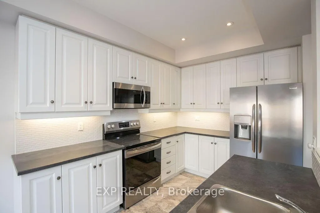 Photo 12 of 33 Dunrobin Lane, Grimsby, Grimsby Beach — HOMEH