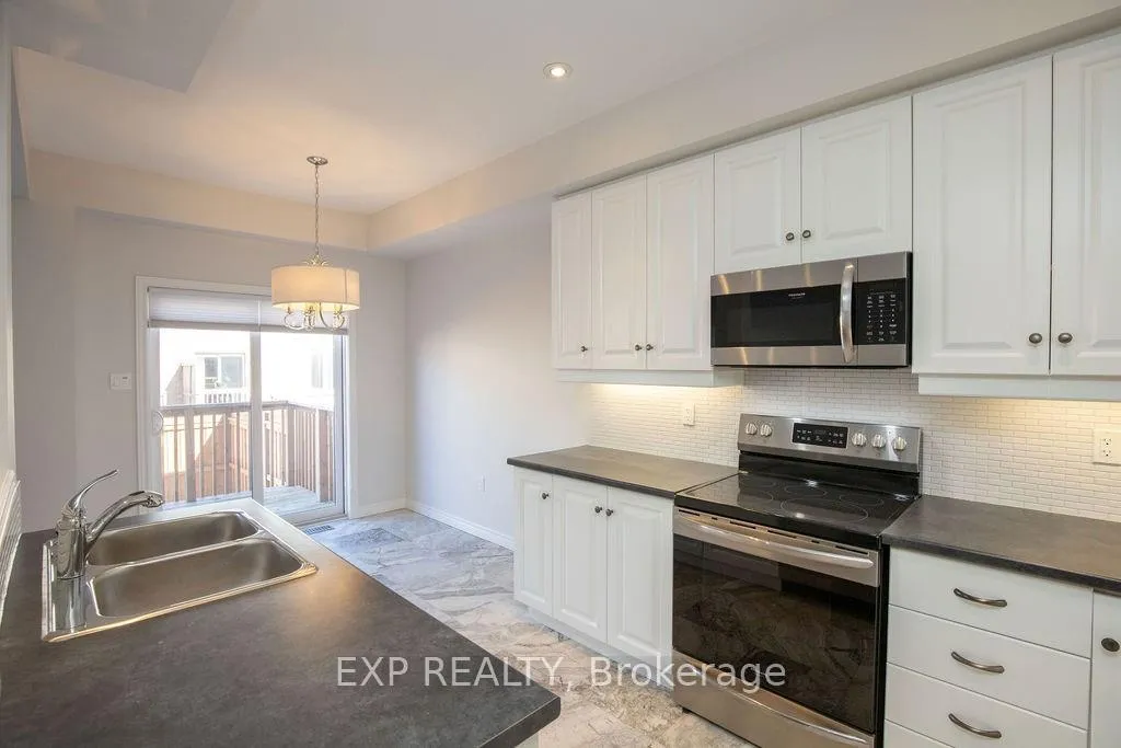 Photo 14 of 33 Dunrobin Lane, Grimsby, Grimsby Beach — HOMEH