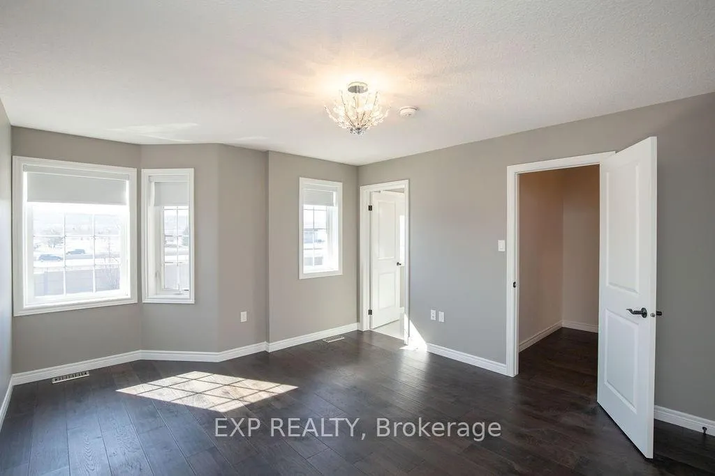 Photo 20 of 33 Dunrobin Lane, Grimsby, Grimsby Beach — HOMEH
