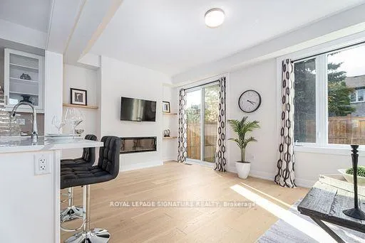 Photo 6 of Unit 1, 2184 Postmaster Drive W, Oakville, Westmount — HOMEH
