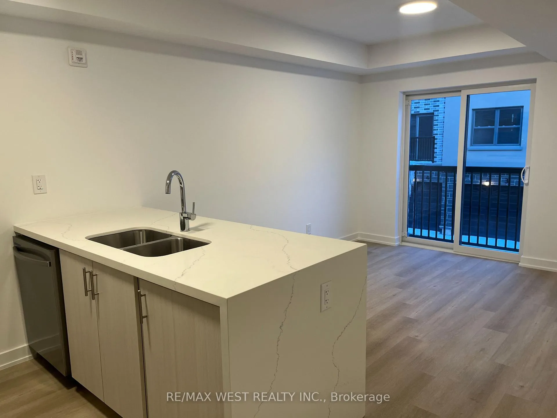 Photo 5 of Unit 1, 200 Railway Engine House Way, Whitby, Downtown Whitby — HOMEH