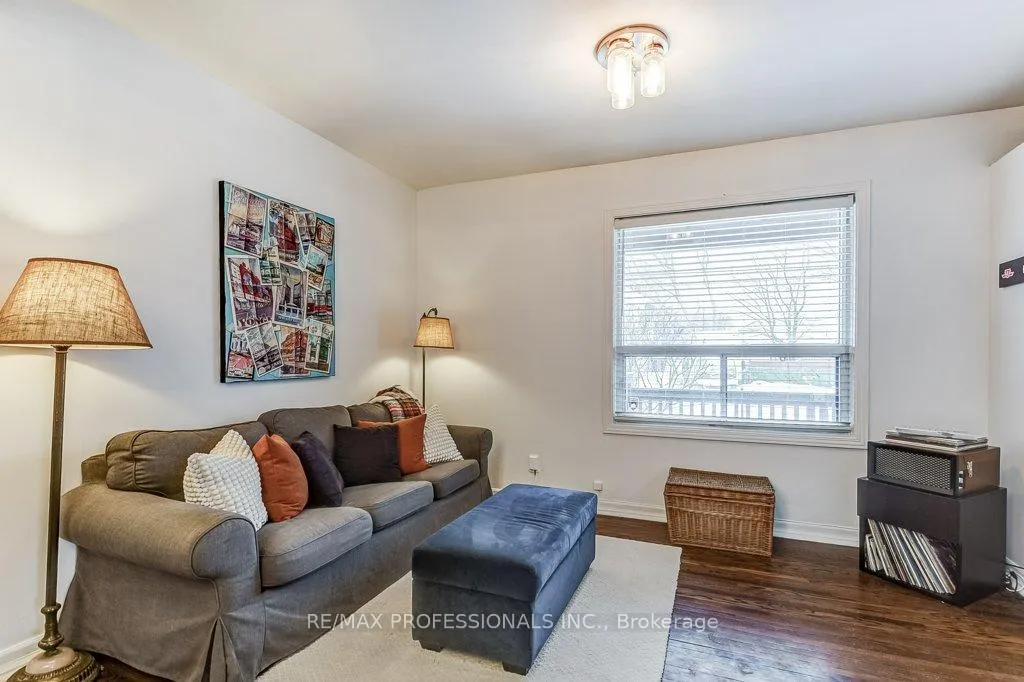 Photo 4 of 269 Lumsden Avenue, Toronto, Woodbine-Lumsden — HOMEH