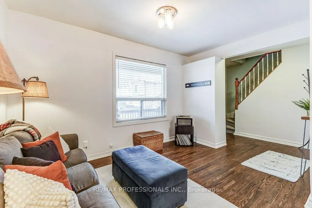 Photo 5 of 269 Lumsden Avenue, Toronto, Woodbine-Lumsden — HOMEH
