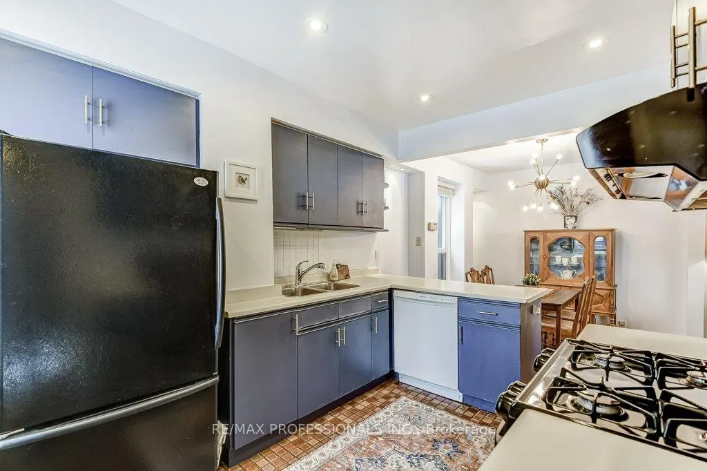Photo 10 of 269 Lumsden Avenue, Toronto, Woodbine-Lumsden — HOMEH