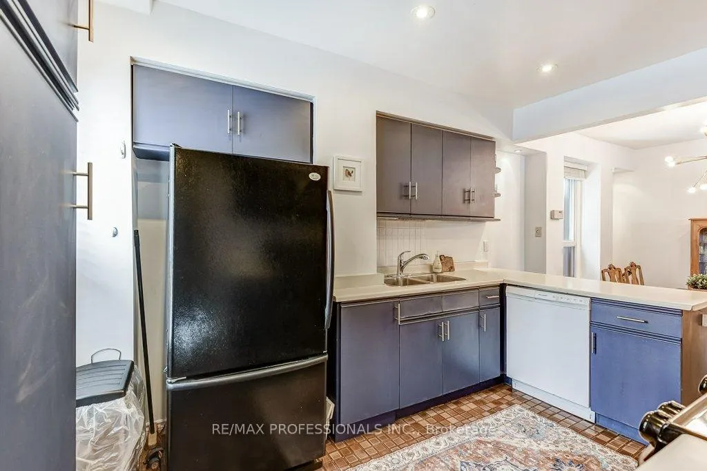 Photo 11 of 269 Lumsden Avenue, Toronto, Woodbine-Lumsden — HOMEH