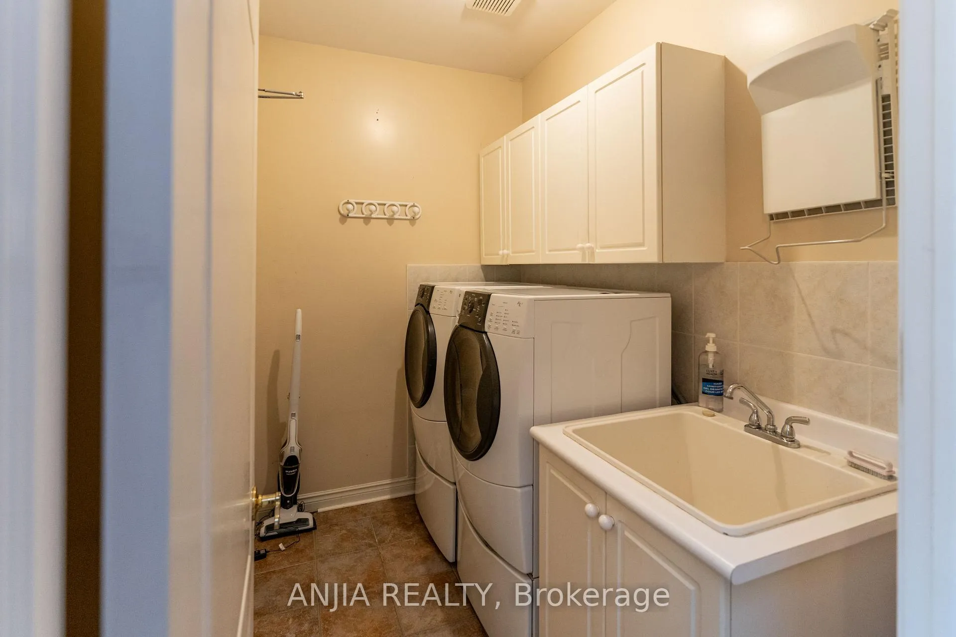 Photo 23 of 8 Cottontail Avenue, Markham, Legacy — HOMEH