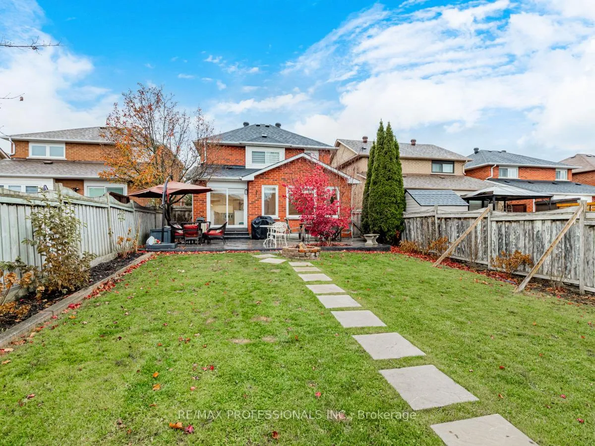 Photo 43 of 5 Country Stroll Crescent, Caledon, Bolton West — HOMEH