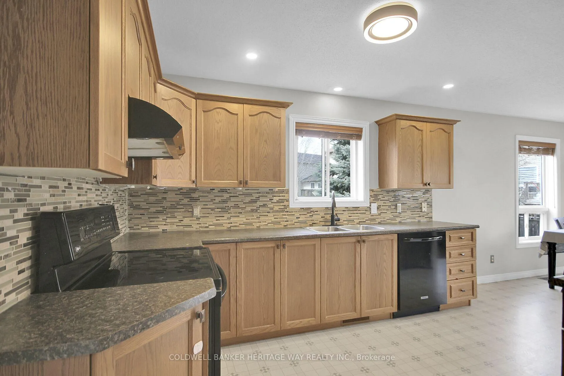 Photo 10 of 523 Joseph Street, Carleton Place — HOMEH