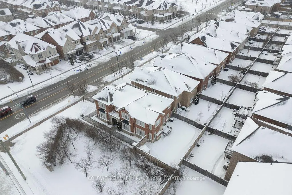 Photo 2 of 8 Valley Vista Drive, Vaughan, Patterson — HOMEH