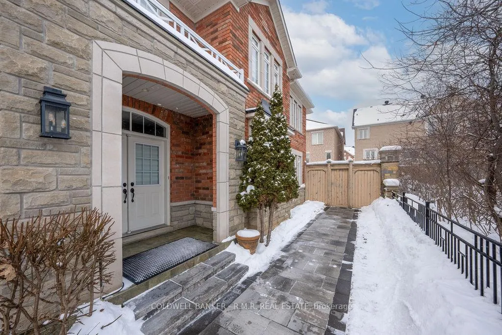 Photo 4 of 8 Valley Vista Drive, Vaughan, Patterson — HOMEH