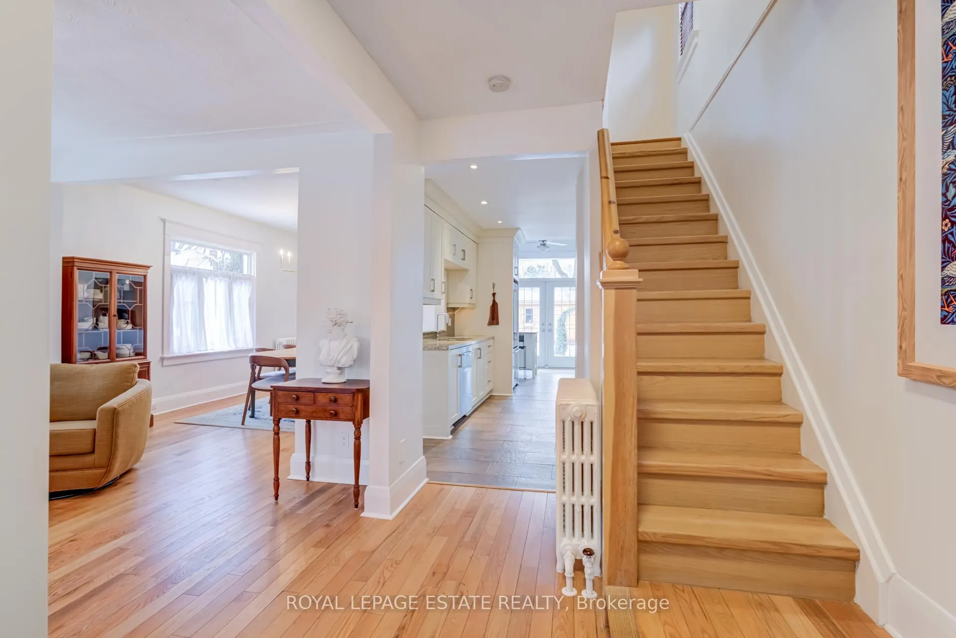 Photo 4 of 33 Ladykirk Avenue, Toronto, Woodbine Corridor — HOMEH
