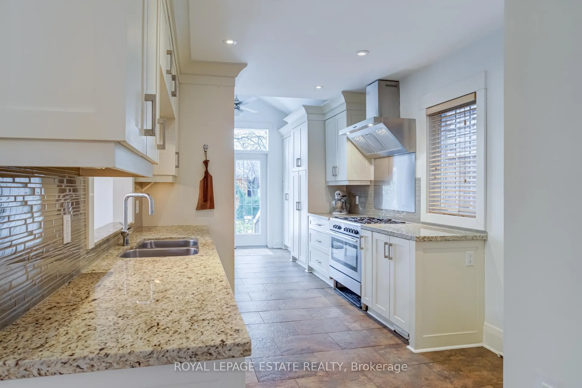 Photo 11 of 33 Ladykirk Avenue, Toronto, Woodbine Corridor — HOMEH
