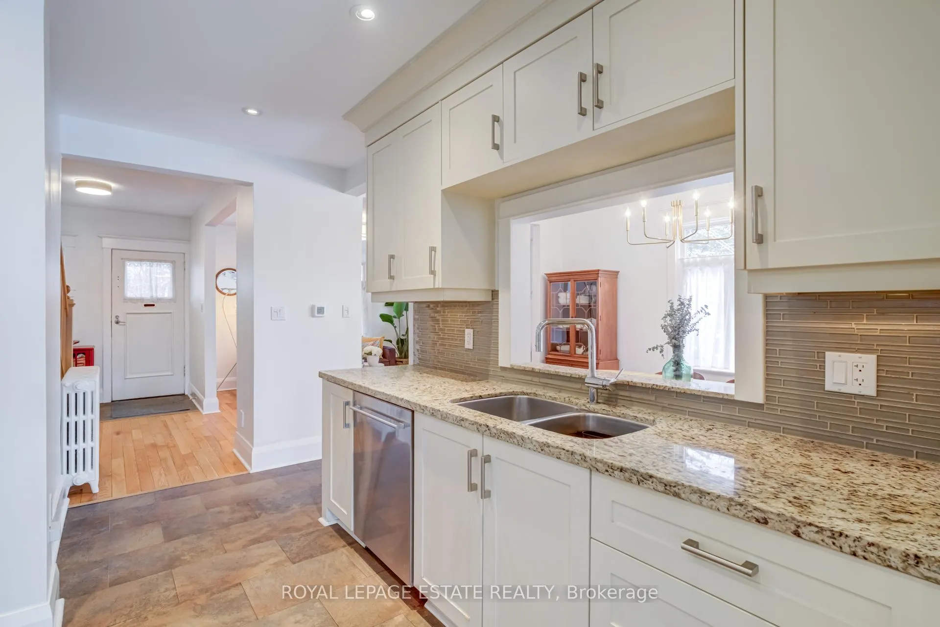 Photo 14 of 33 Ladykirk Avenue, Toronto, Woodbine Corridor — HOMEH