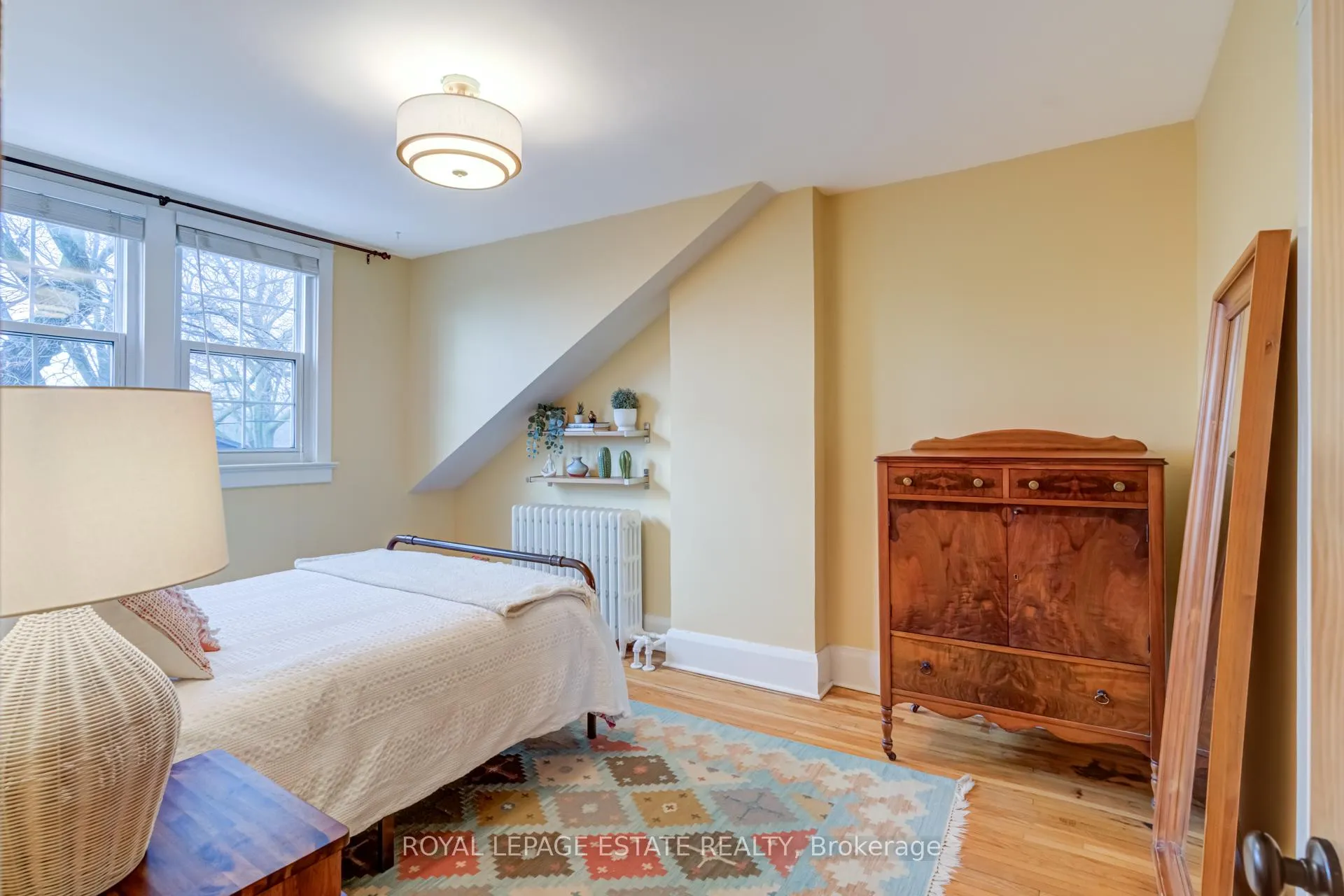 Photo 21 of 33 Ladykirk Avenue, Toronto, Woodbine Corridor — HOMEH