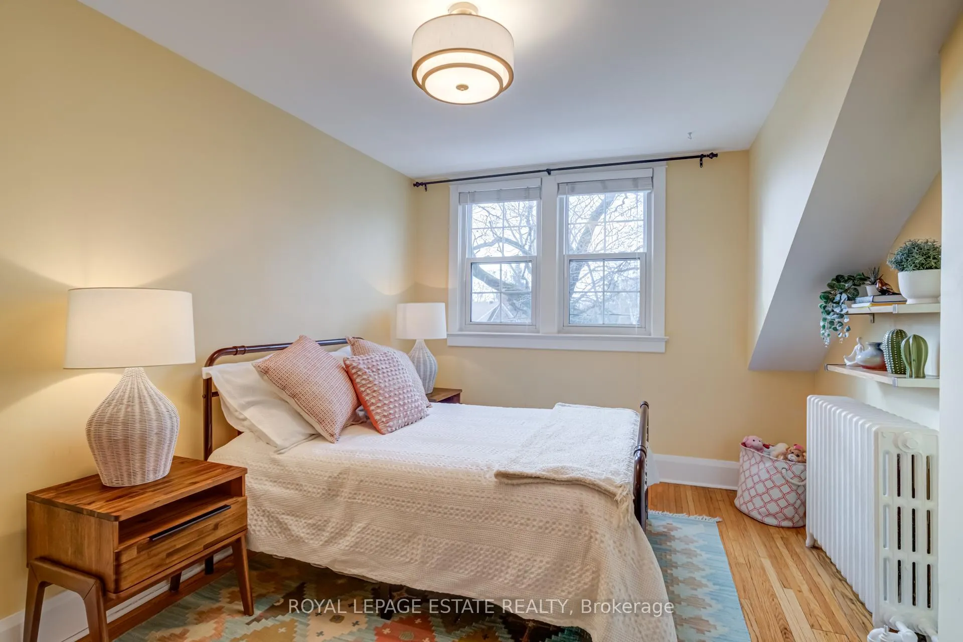 Photo 22 of 33 Ladykirk Avenue, Toronto, Woodbine Corridor — HOMEH