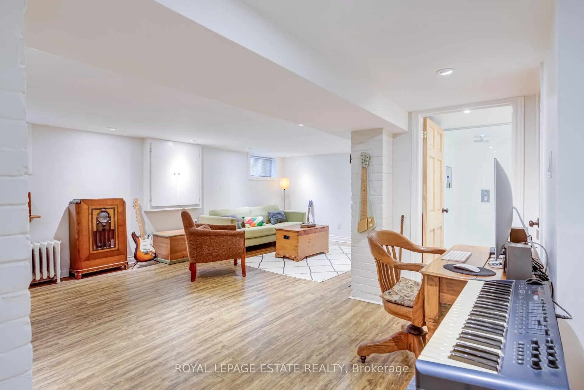 Photo 26 of 33 Ladykirk Avenue, Toronto, Woodbine Corridor — HOMEH