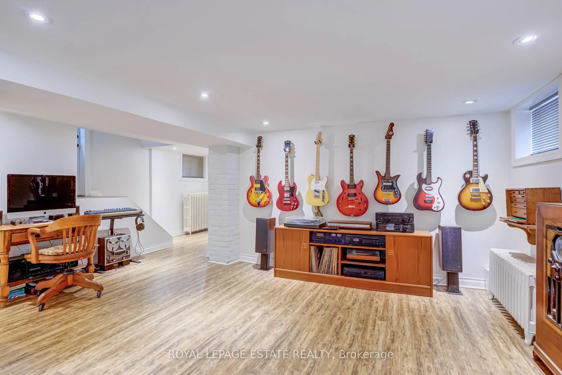 Photo 30 of 33 Ladykirk Avenue, Toronto, Woodbine Corridor — HOMEH
