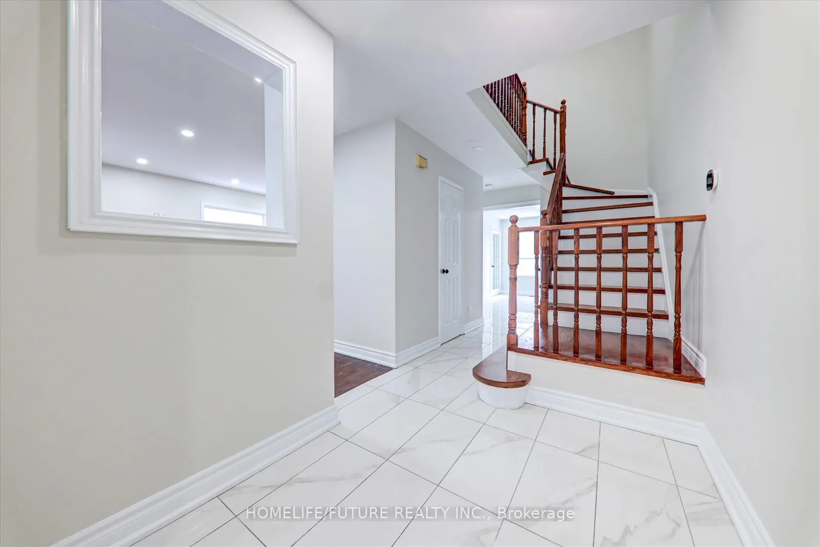 Photo 6 of 143 Mary Pearson Drive, Markham, Middlefield — HOMEH