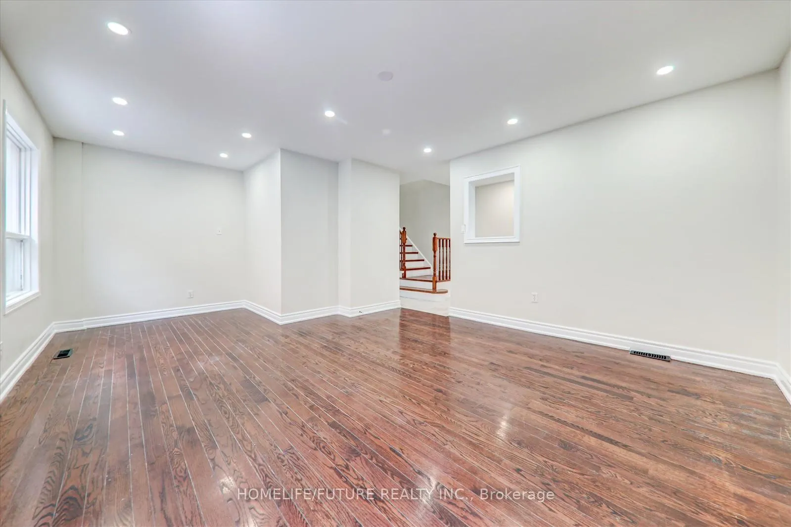 Photo 8 of 143 Mary Pearson Drive, Markham, Middlefield — HOMEH