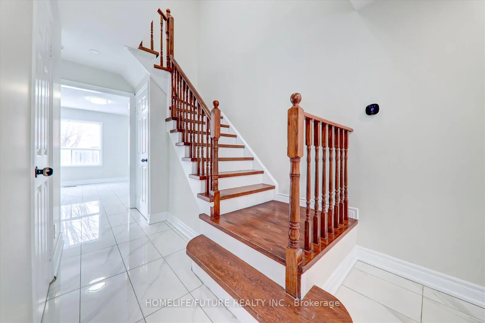 Photo 9 of 143 Mary Pearson Drive, Markham, Middlefield — HOMEH