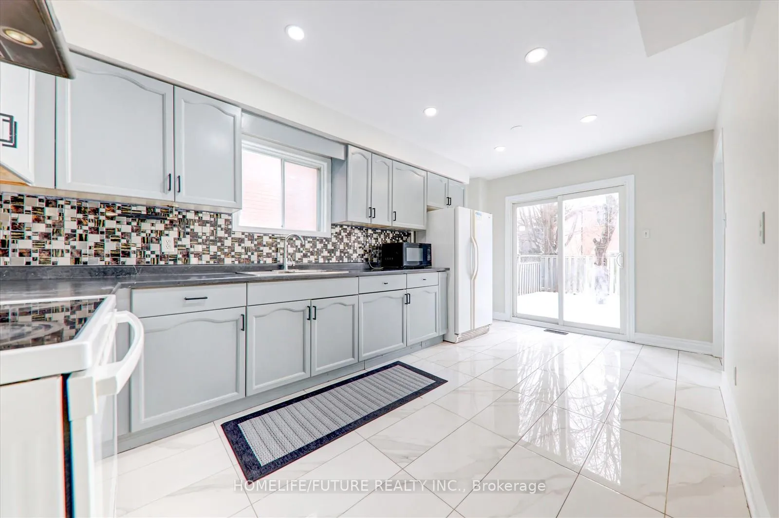 Photo 12 of 143 Mary Pearson Drive, Markham, Middlefield — HOMEH