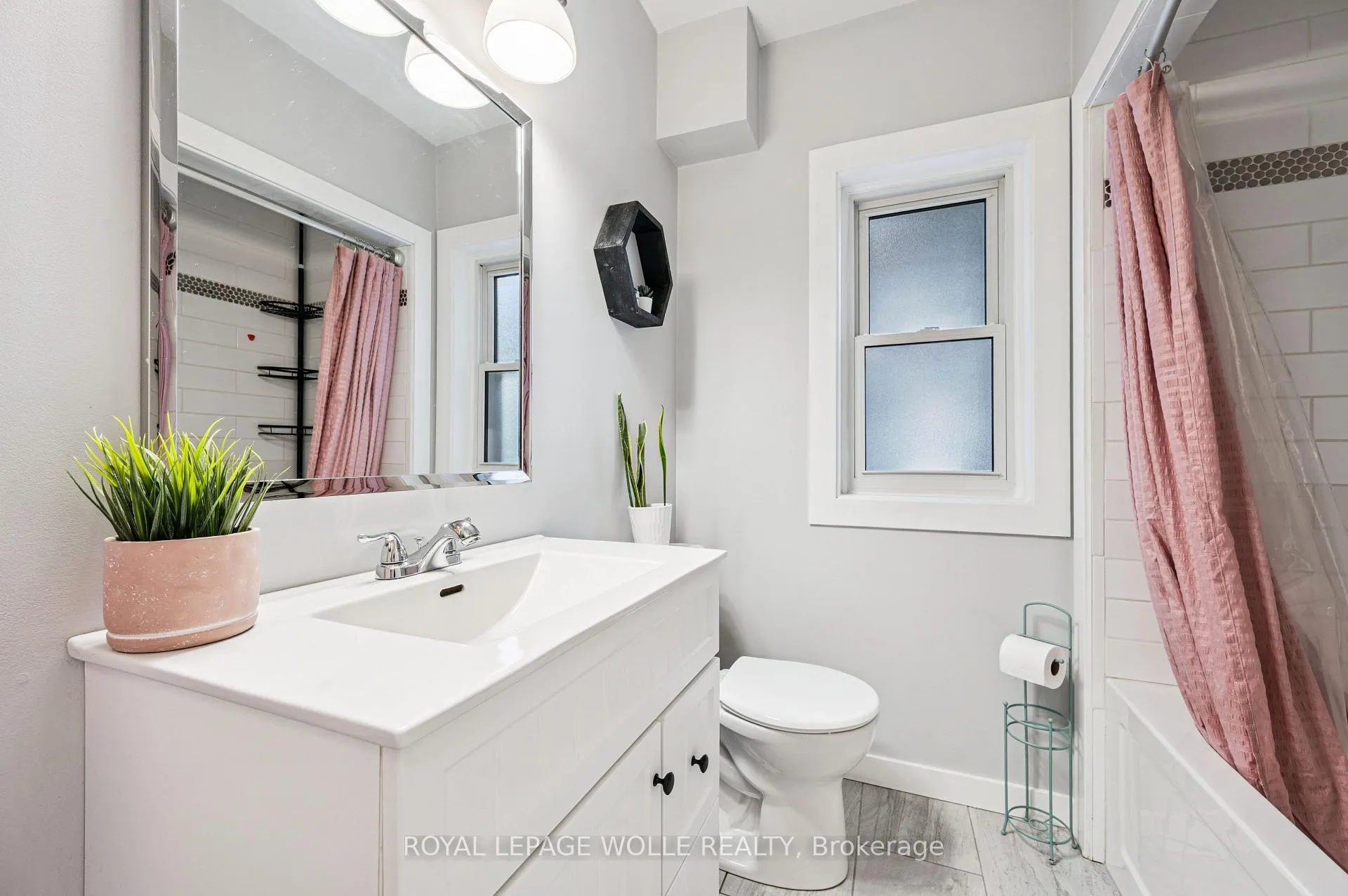 Photo 21 of 131 Mill Street, Kitchener — HOMEH