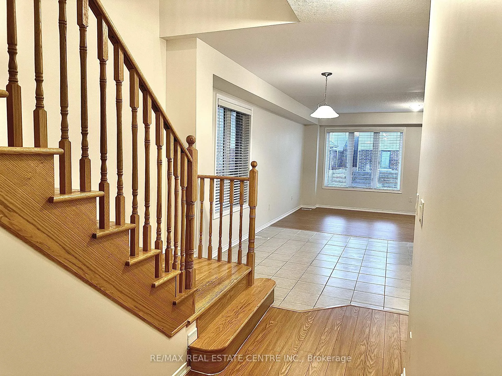 Photo 5 of 30 Sumac Drive, Haldimand — HOMEH