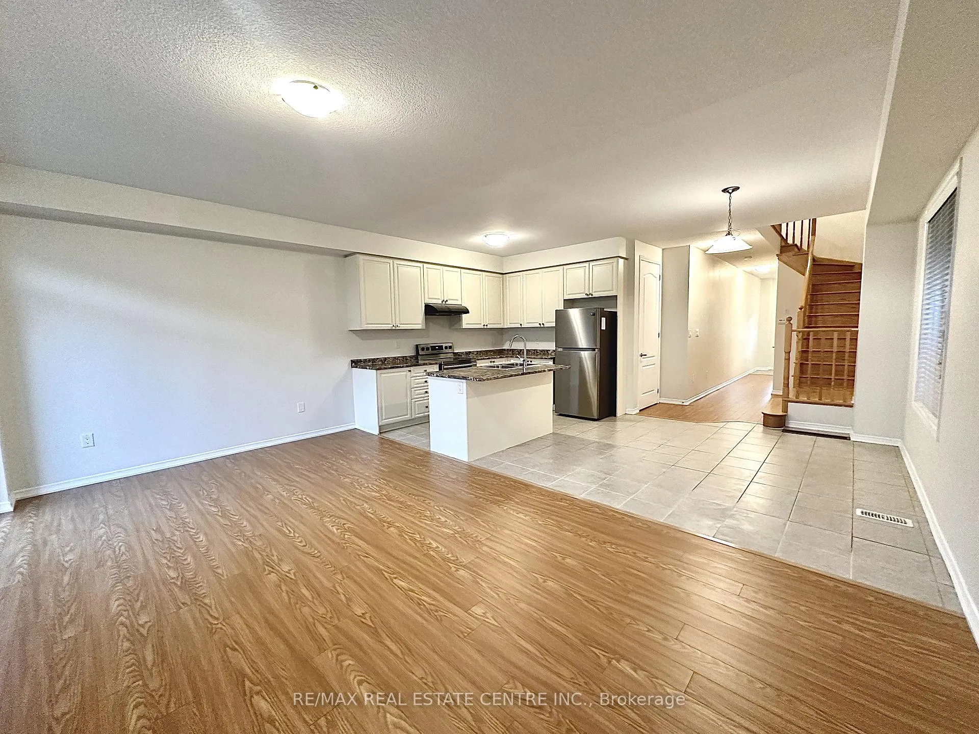 Photo 6 of 30 Sumac Drive, Haldimand — HOMEH