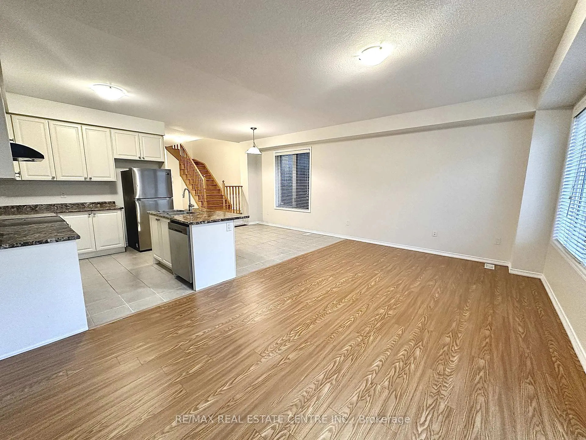 Photo 12 of 30 Sumac Drive, Haldimand — HOMEH