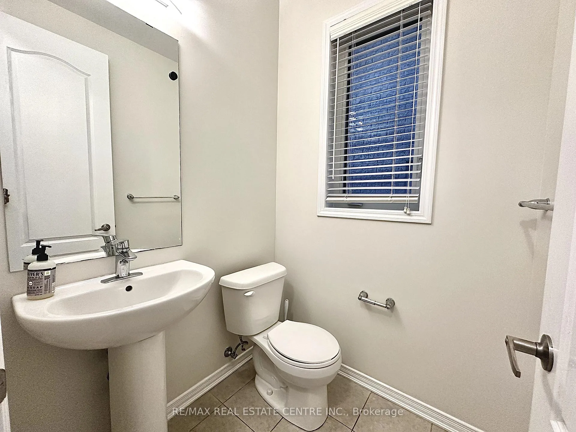 Photo 13 of 30 Sumac Drive, Haldimand — HOMEH