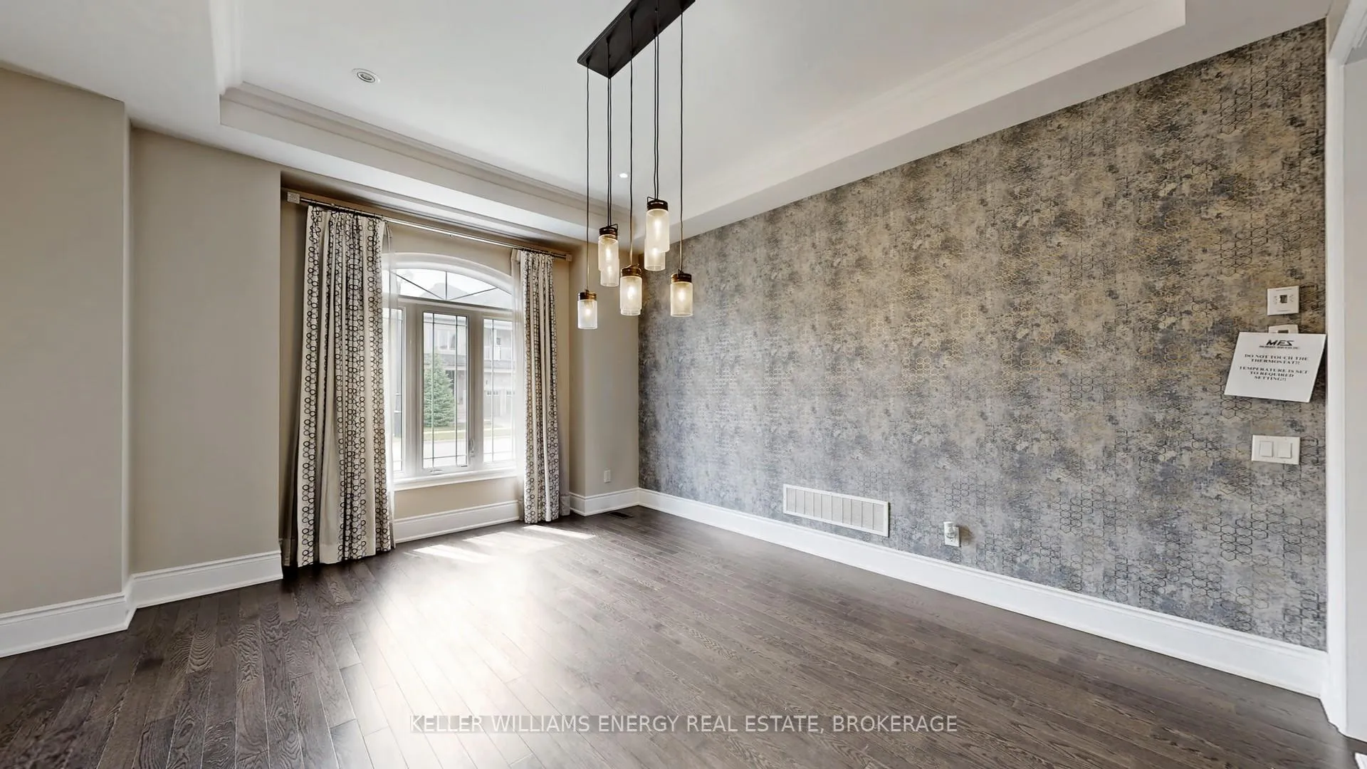 Photo 6 of 125 Chesney Crescent, Vaughan, Kleinburg — HOMEH