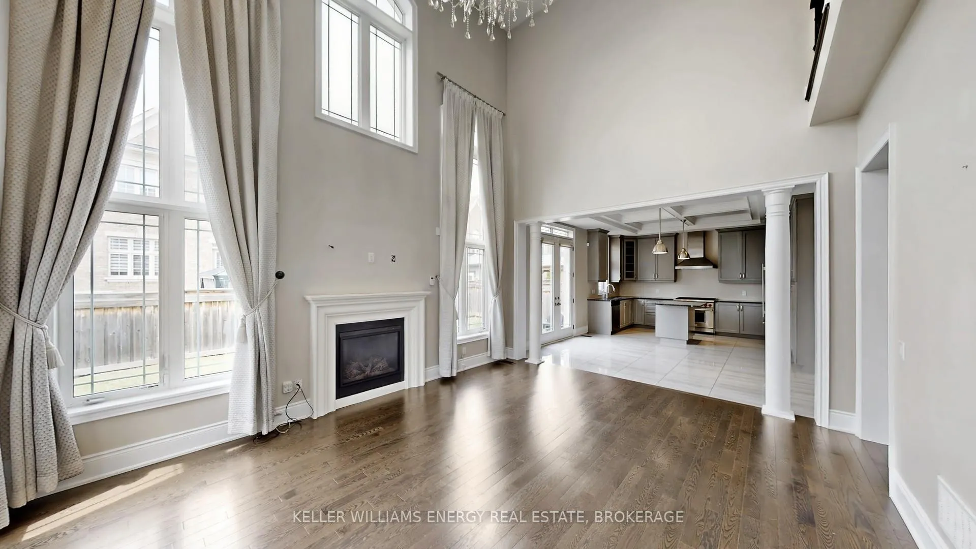 Photo 10 of 125 Chesney Crescent, Vaughan, Kleinburg — HOMEH