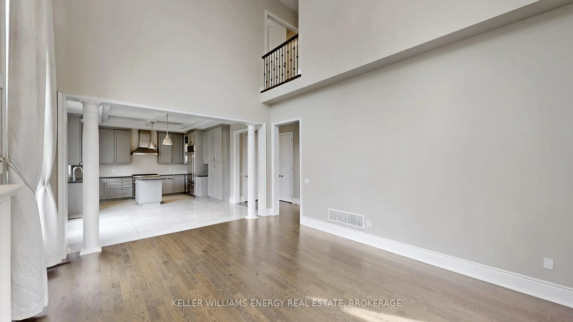 Photo 11 of 125 Chesney Crescent, Vaughan, Kleinburg — HOMEH