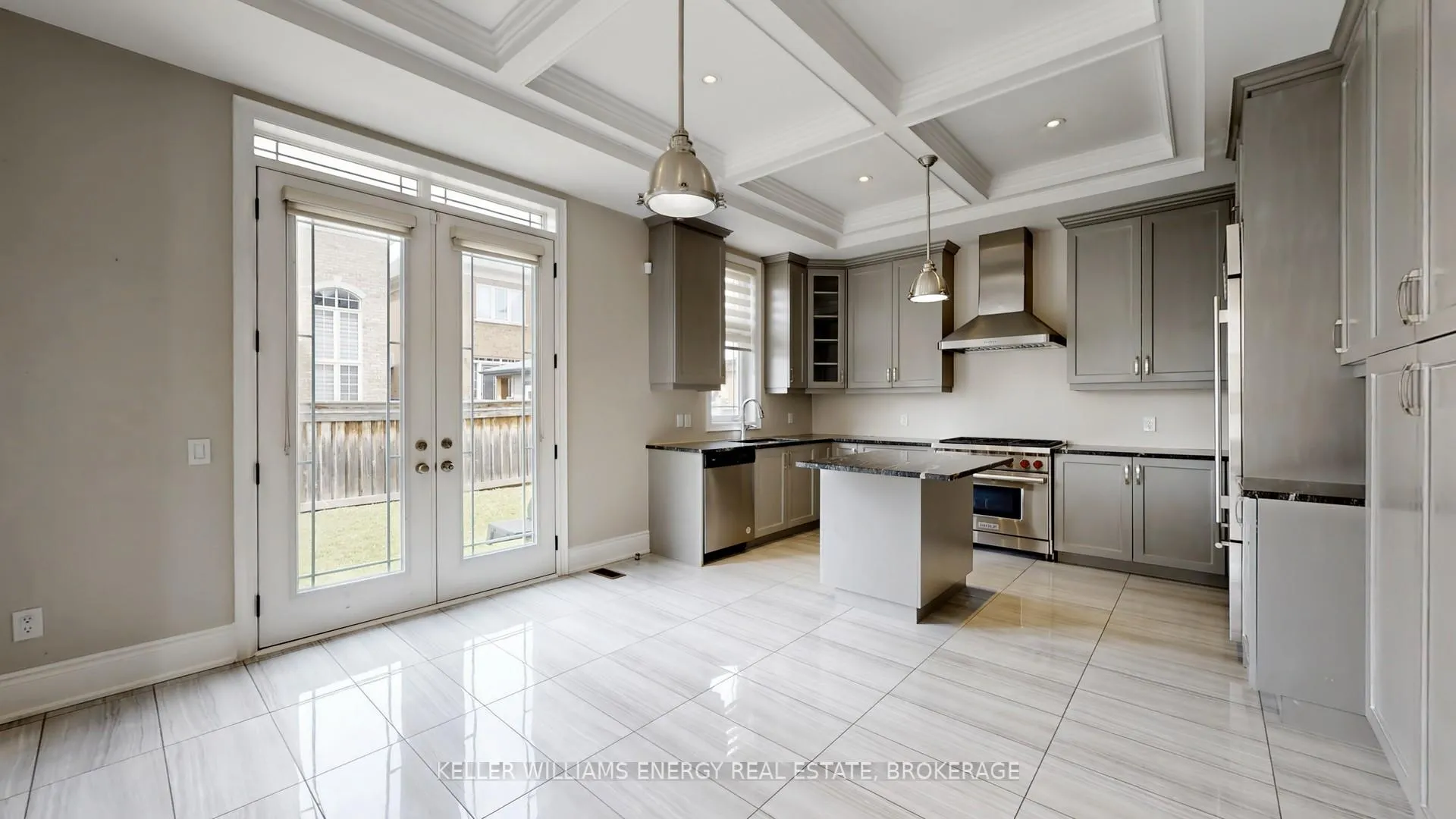 Photo 13 of 125 Chesney Crescent, Vaughan, Kleinburg — HOMEH